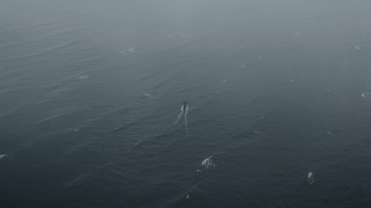 Grey sea to the horizon